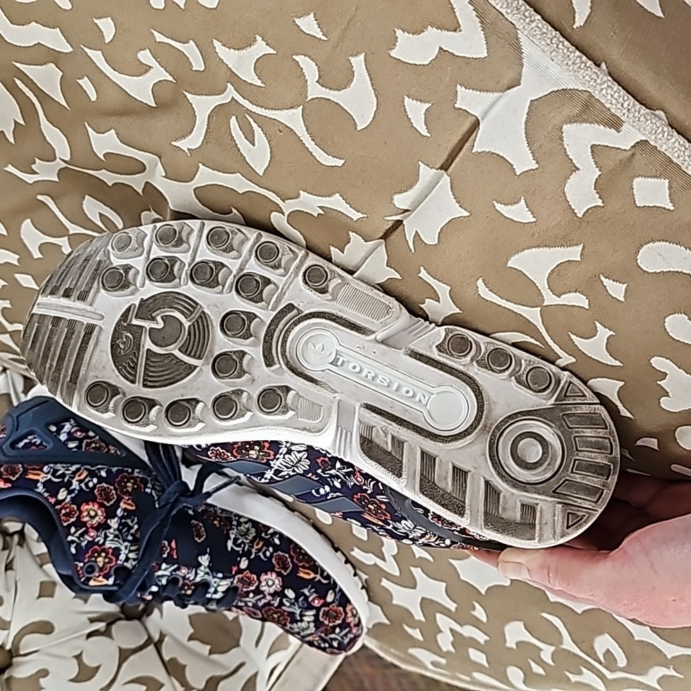 Shoes - Picture 4 of 4